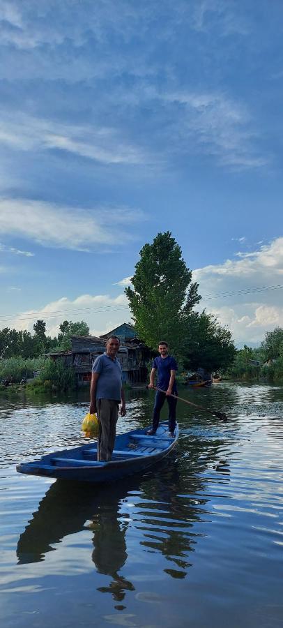 Green View Group Of Houseboats Ξενοδοχείο Σριναγκάρ Δωμάτιο φωτογραφία